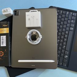 Apple IPad Pro 12.9” 5th Generation (M1 chip/ Face ID/2021) 256GB with pen, keyboard & Accessories 