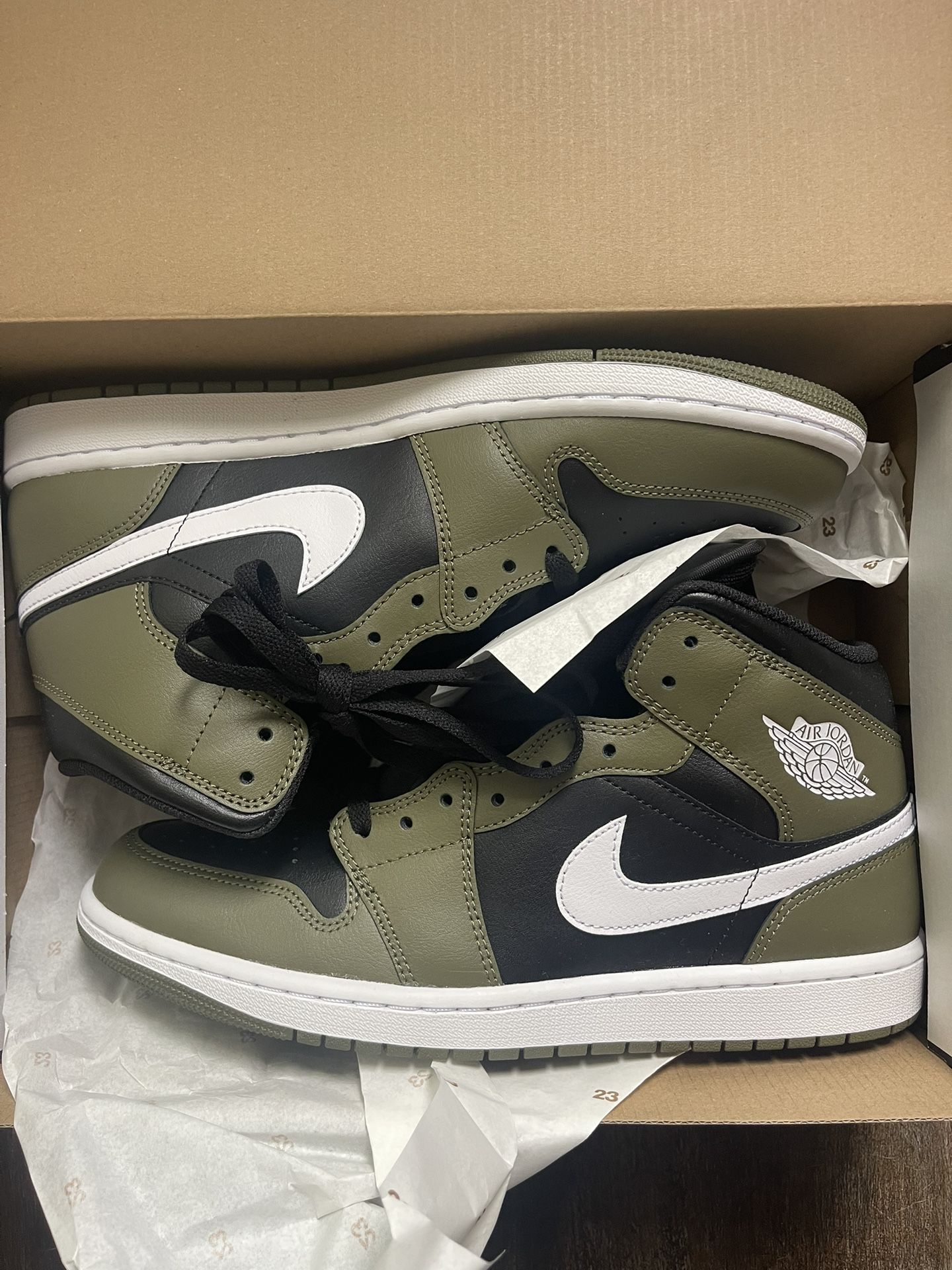Nike Air Jordan 1 Mid Size 11