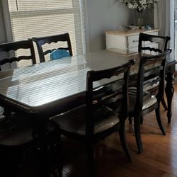 Elegant Dining Room Table