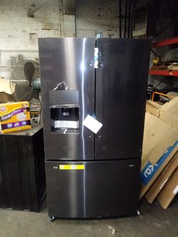 New 36 in black stainless refrigerator Frigidaire