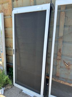 Screen door adjustable height