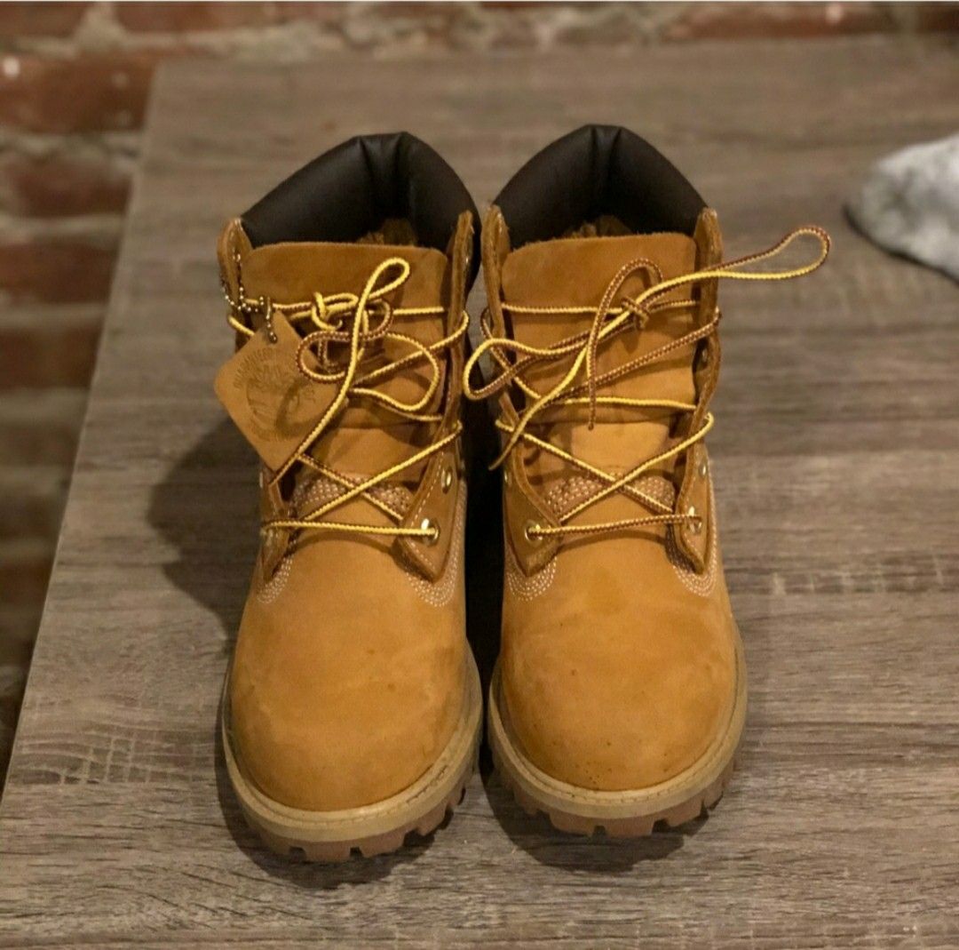 Classic Timberland Premium 6" Boots Wheat (4.5Y or 6-6.5 Womens)