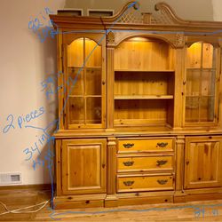 Large Cabinet Lots Of Storage, All Wood, Lighted Top .. Cash Only, No Money Apps