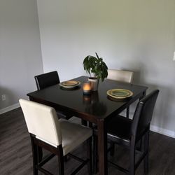 Dining Room Table With Chairs 