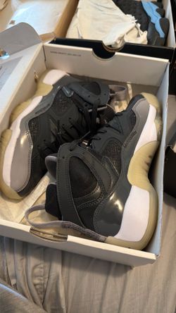 Jordan’s girls Nikes size 6