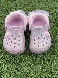 Little girl Pink glitter crocs