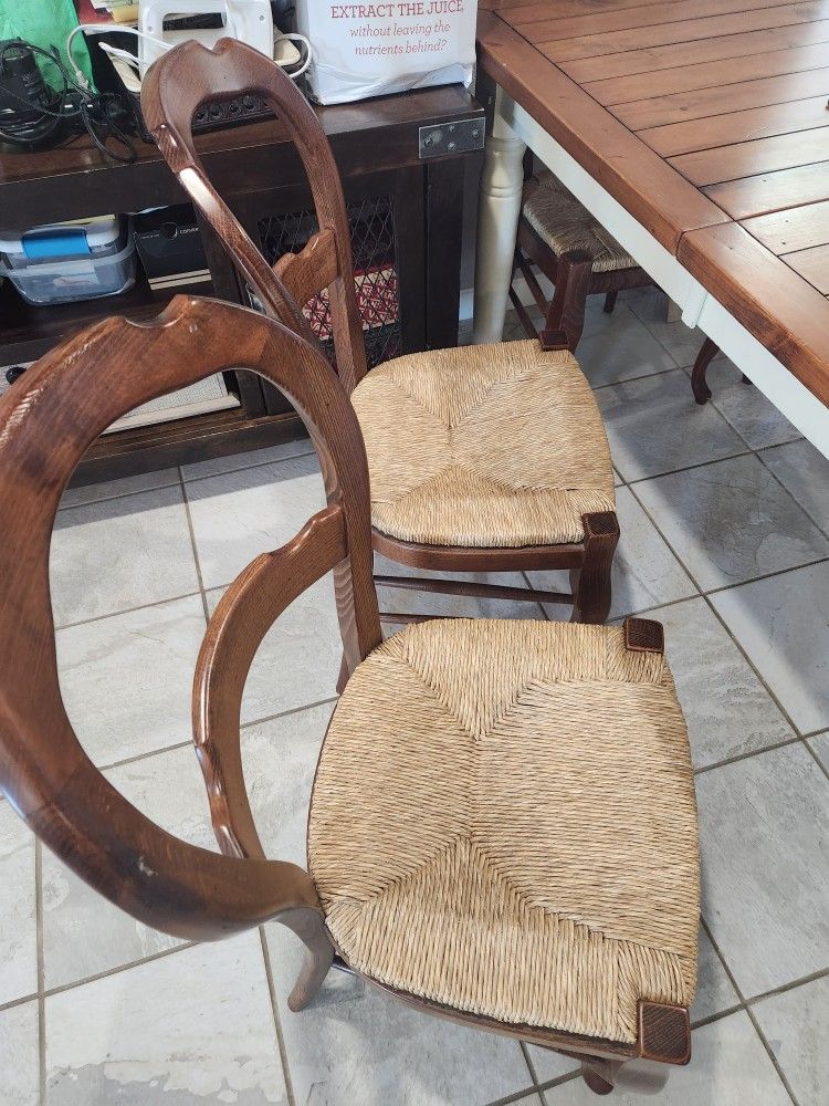 Pottery Barn Table With 4 Chairs