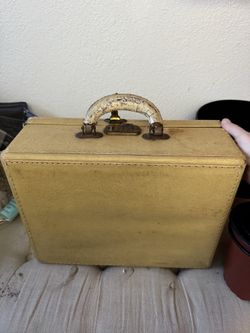 Vintage beige Suitcase