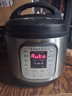 INSTA-POT LIKE NEW! CAN DELIVER! ASKING $50