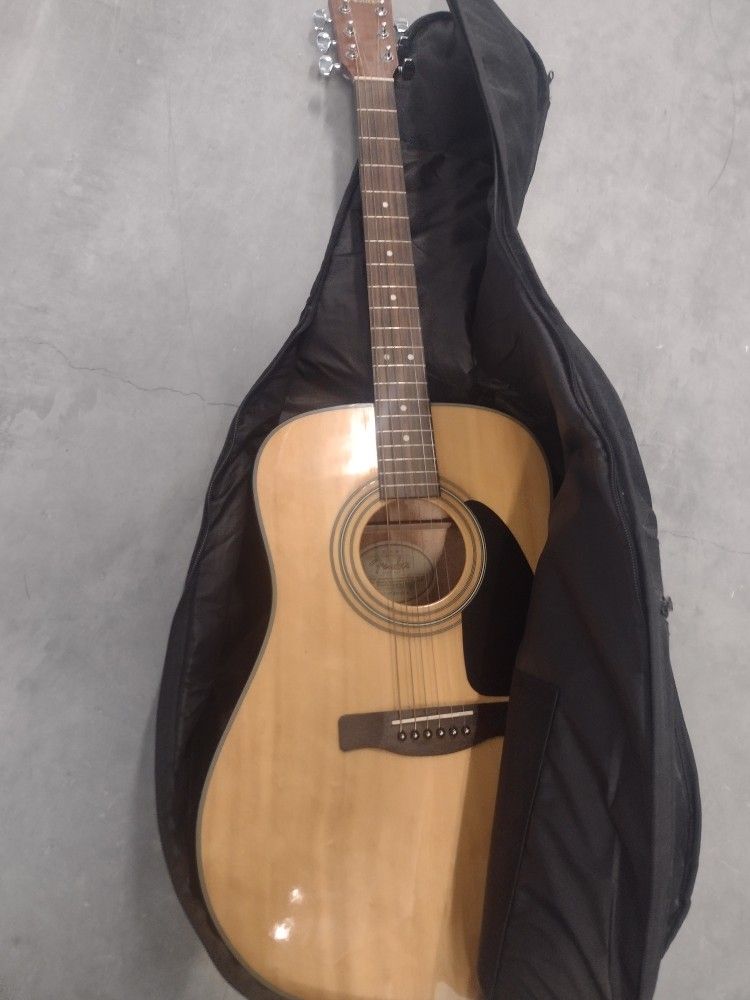 Fender Guitar w/Carrying Case