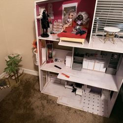 L.O.L  Wooden Dollhouse ,Dolls & Etc