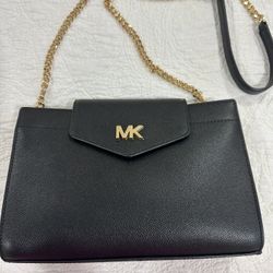 Michael Kors Chain Crossbody