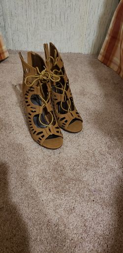 Size 7.5 heels