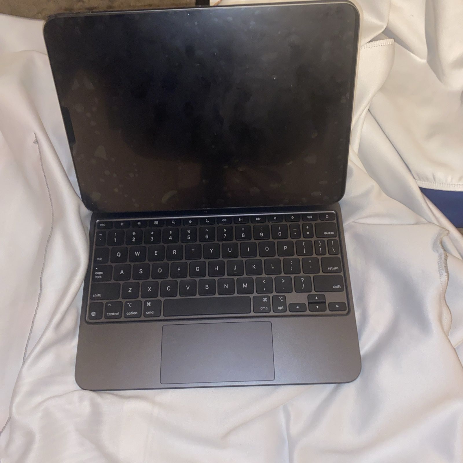 iPad Pro 11 Inch Space Gray With M4 Chip And Magic Keyboard