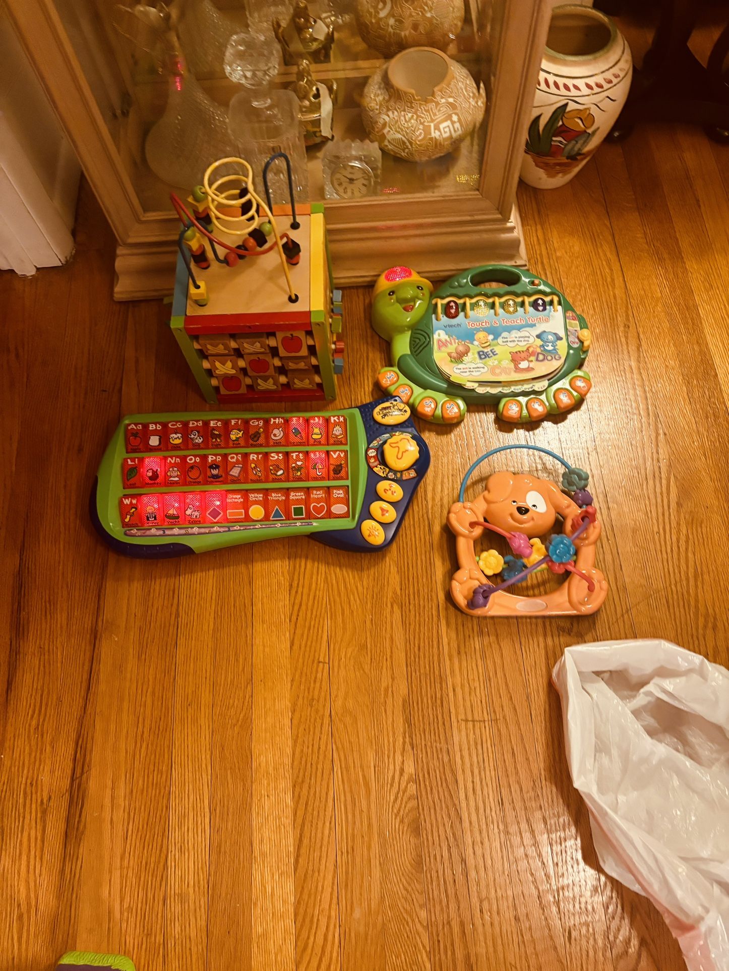 Learning Toys For Children Vtech, Touch And Teach Turtle, Radio Shack Key Learning Station Etc. NO INDIVIDUAL SALES 