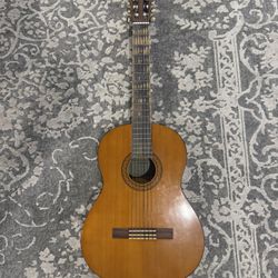 Yamaha C40 (With Case And Stand)