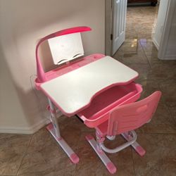Little Girls Desk 