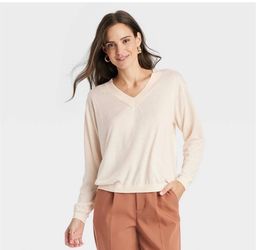 A New Day Sz L Fine Gauge Cream Sweater