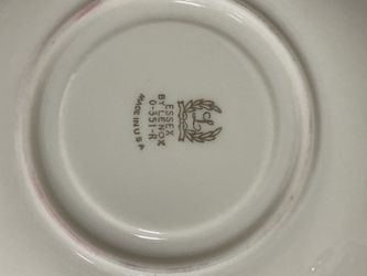 Lenox "Essex" (Maroon) plates dinner all the way down to bread plates 8 of each never been used just in an antique shop owners storage until now