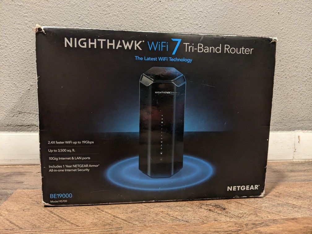 Netgear Nighthawk RS700S-100NAS BE19000 Tri-Band WiFi 7 Router, 19Gbps, 6Ghz, 10Gbps WAN/LAN Ports, VPN