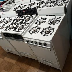 Used Excellent Condition Hotpoint Or Brown Or Magic Chef Gas Stove 20inches  Starting. At $225 & Up 