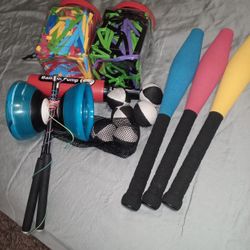 Circus Tricks (Balloon Art/Juggling Pins+Balls/Diabolo)
