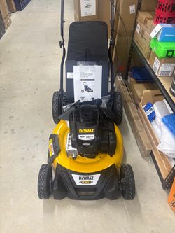 NEW AND TESTED - DeWalt Self Propelled Mower- gas- 21” rear wheel drive - 163 cc Briggs and Stratton Engine
