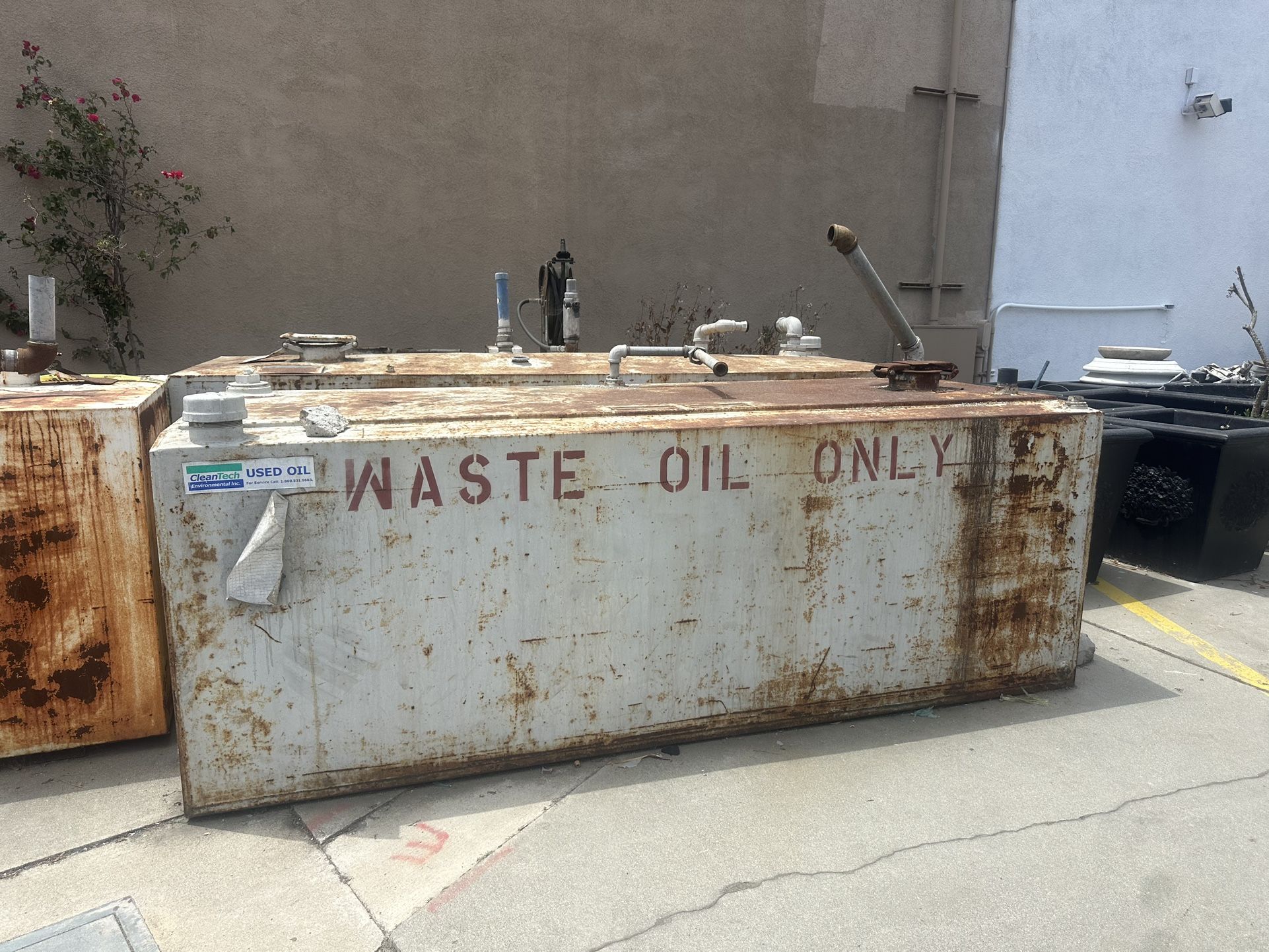 Waste oil tanks