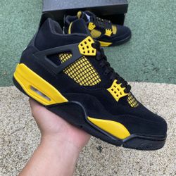 Air Jordan 4 Thunder