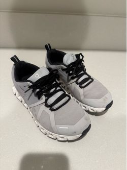 ON CLOUD SHOES size 8.5 women’s