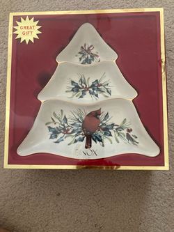 Best offer. New winter greetings tree divided server