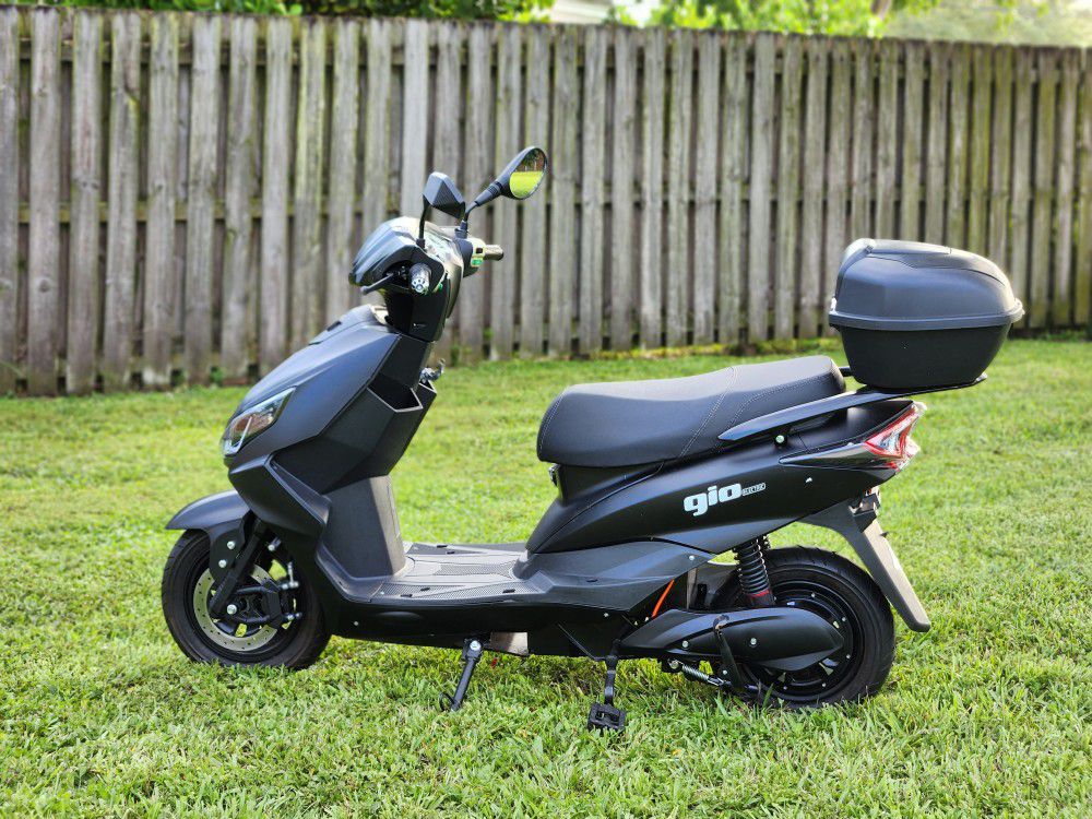 2023 Gio Electric Falcon 500W 60V 20Ah Electric Moped Scooter Bike 