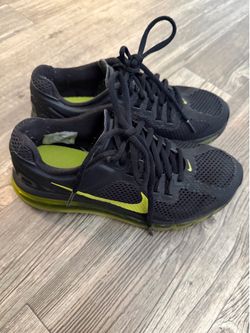 Kids Nike Sneakers Size 5