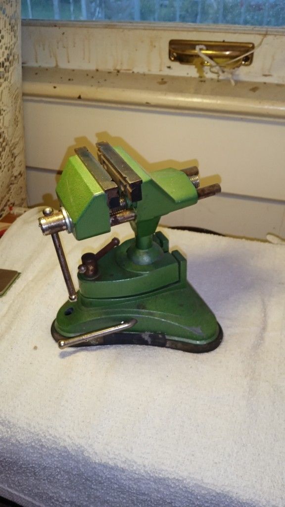 Small Green Vise