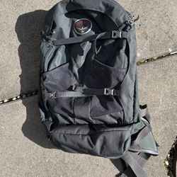 Osprey Farpoint 40 Travel Backpack, Volcanic Grey