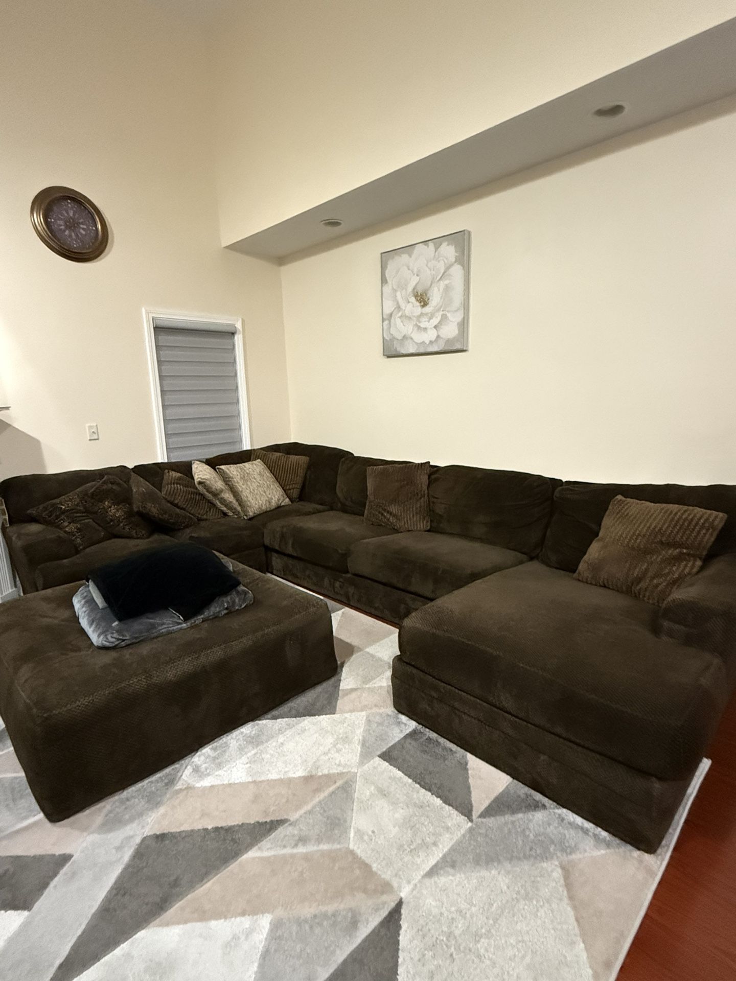 Sectional Sofa with Ottoman