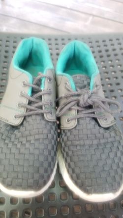 Tennis shoes 4