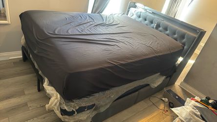 Queen Size Bed Frame and Mattress