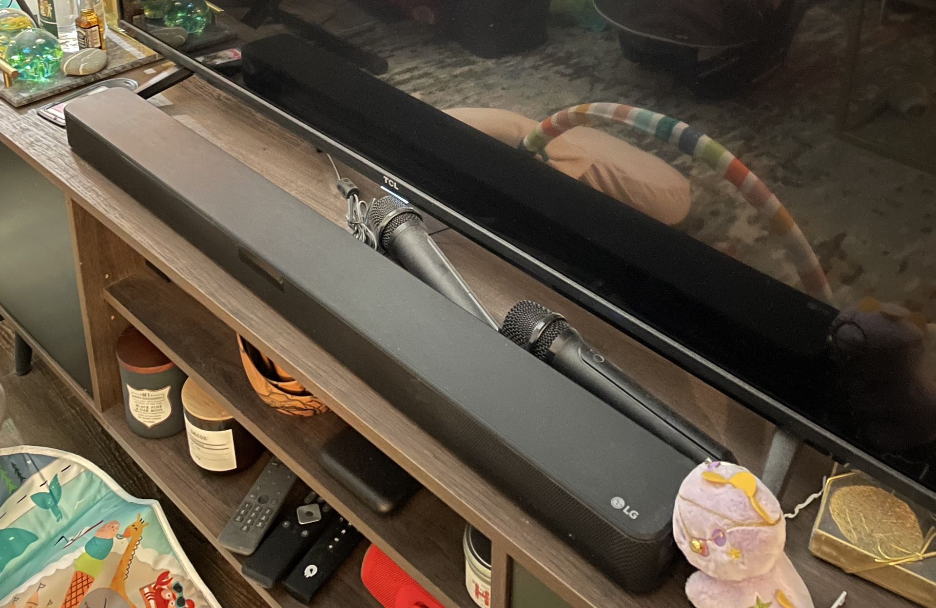 LG - 2.1-Channel 300W Soundbar System with 6" Subwoofer - Black  LG SL4Y