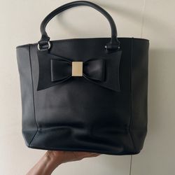 Apt 9 Purse