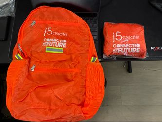 Mochila con bandas reflectivas