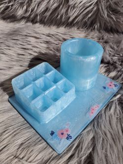 Makeup Holder