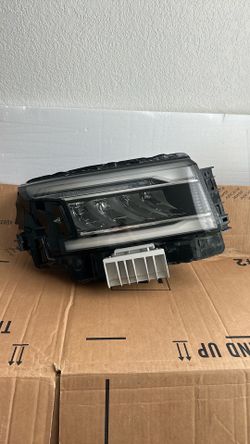 2022-2025 Nissan Frontier Right Side LED Headlight OEM