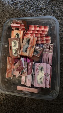 Varias caja de pestañas