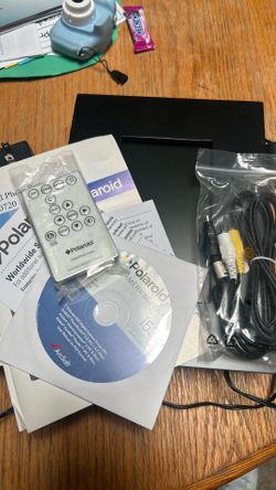Polaroid digital photo frame