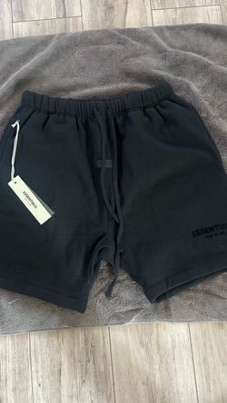 Black essential shorts