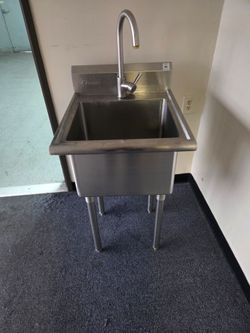 Stainless steel sink