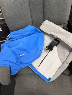 [Exclusive] Official Amazon Employee Limited Edition "ALWAYS DAY 1" Packable Jacket & Modular Backpack Set