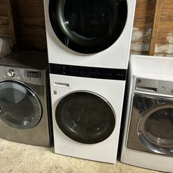 Single Unit Front Load LG WashTower™ with Center Control™ 4.5 cu. ft. Washer and 7.4 cu. ft. Electric Dryer Used with 3 months warranty include delive