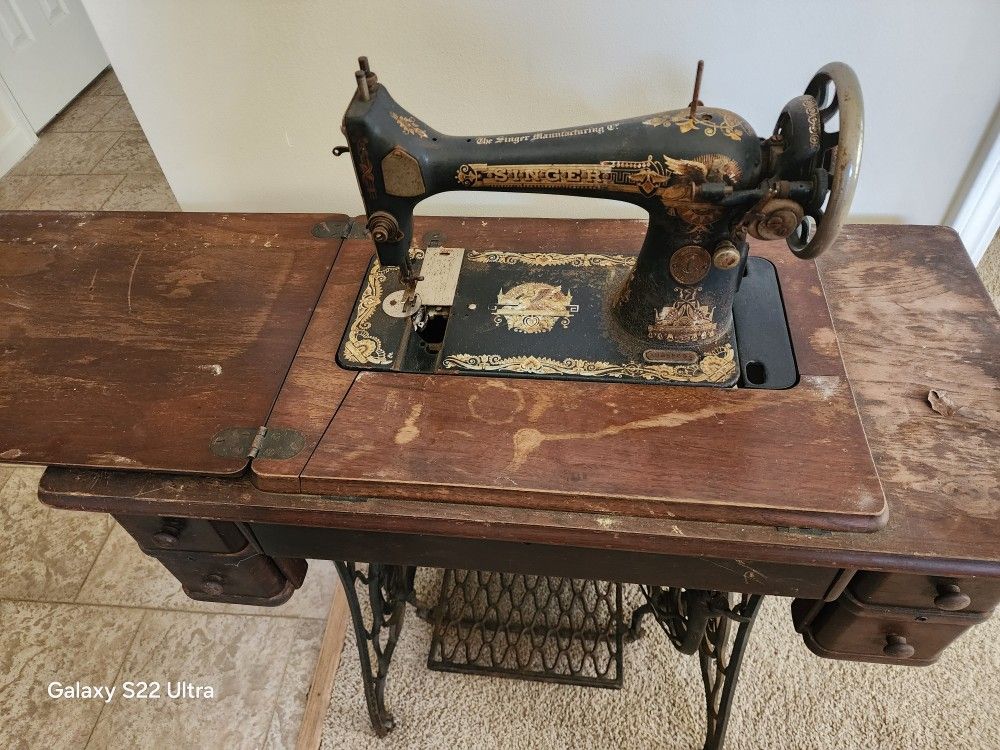 Singer Antique Sewing Machine